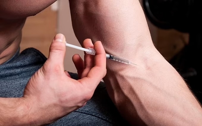 Steroid đồng hóa thường được sử dụng bằng cách tiêm cơ. Ảnh: iStock