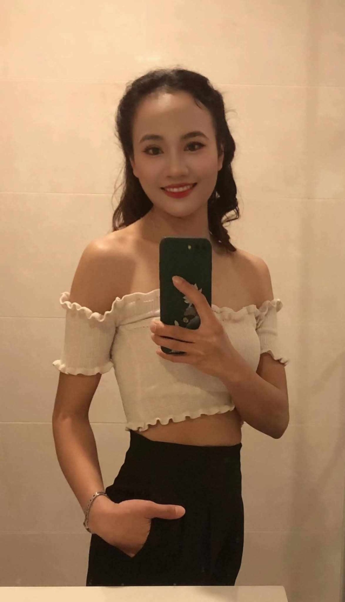 Sau khi giảm cân thành công, Nguyệt trẻ trung và tự tin diện quần áo yêu thích. Ảnh: Nhân vật cung cấp
