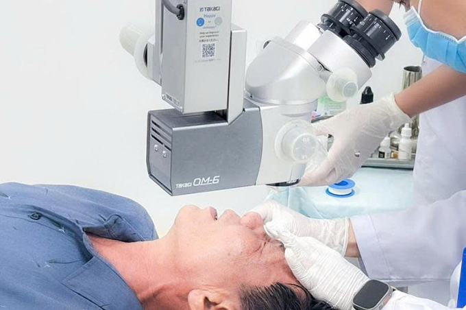 Bệnh nhân được xử trí cấp cứu khi vào viện. Ảnh: Bệnh viện cung cấp